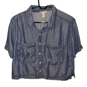Forever 21 short sleeved chambray cropped button top
